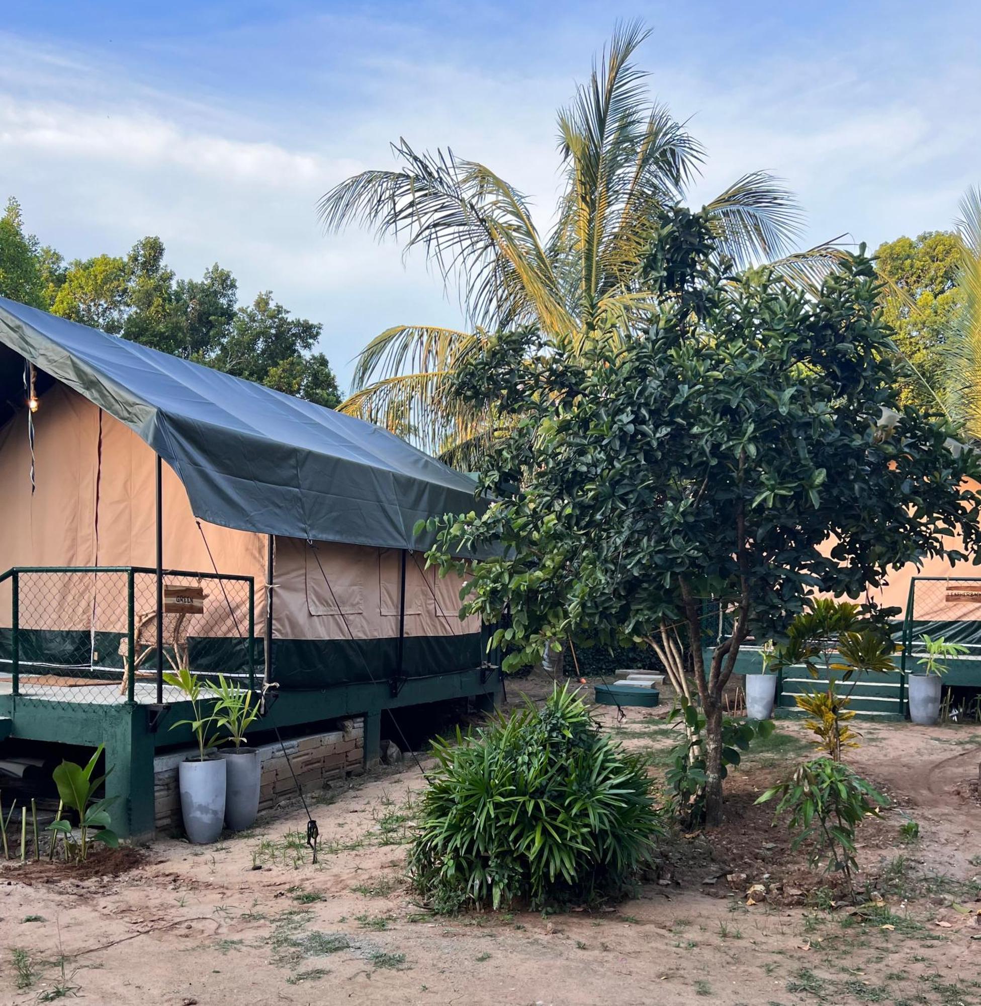 Готель At One - Glamping Rekawa Екстер'єр фото