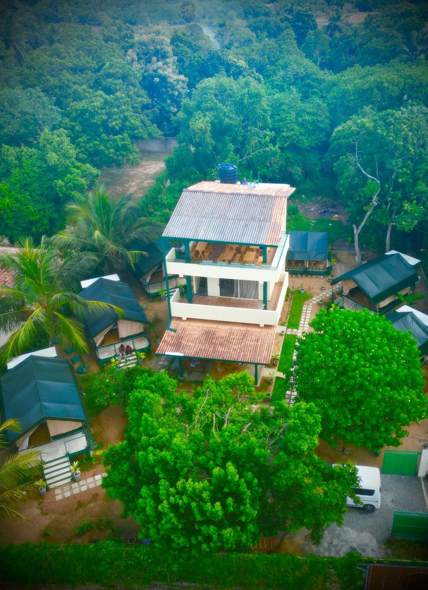 Готель At One - Glamping Rekawa Екстер'єр фото